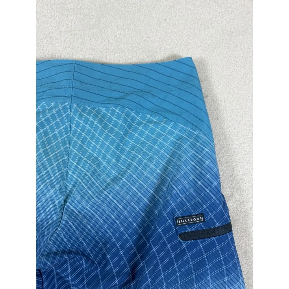 Billabong Fluid Pro Board Shorts Mens 31 Blue Gradient Grid Recycled Swim Trunks